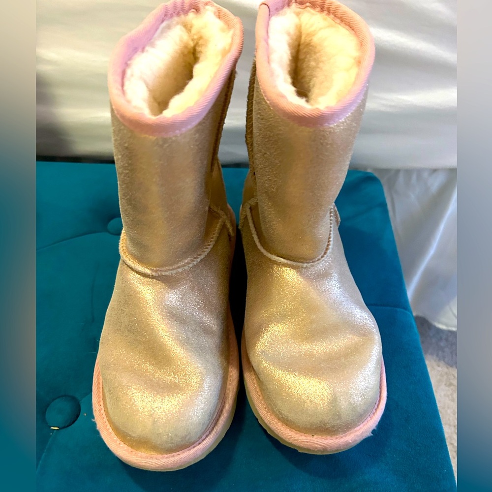 Girls metallic UGG boots rose gold size 4